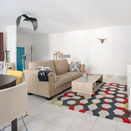 Quiet & Bright Peace Haven In The Heart Of Apartament