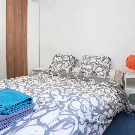 Quiet & Bright Peace Haven In The Heart Of Apartament Arras